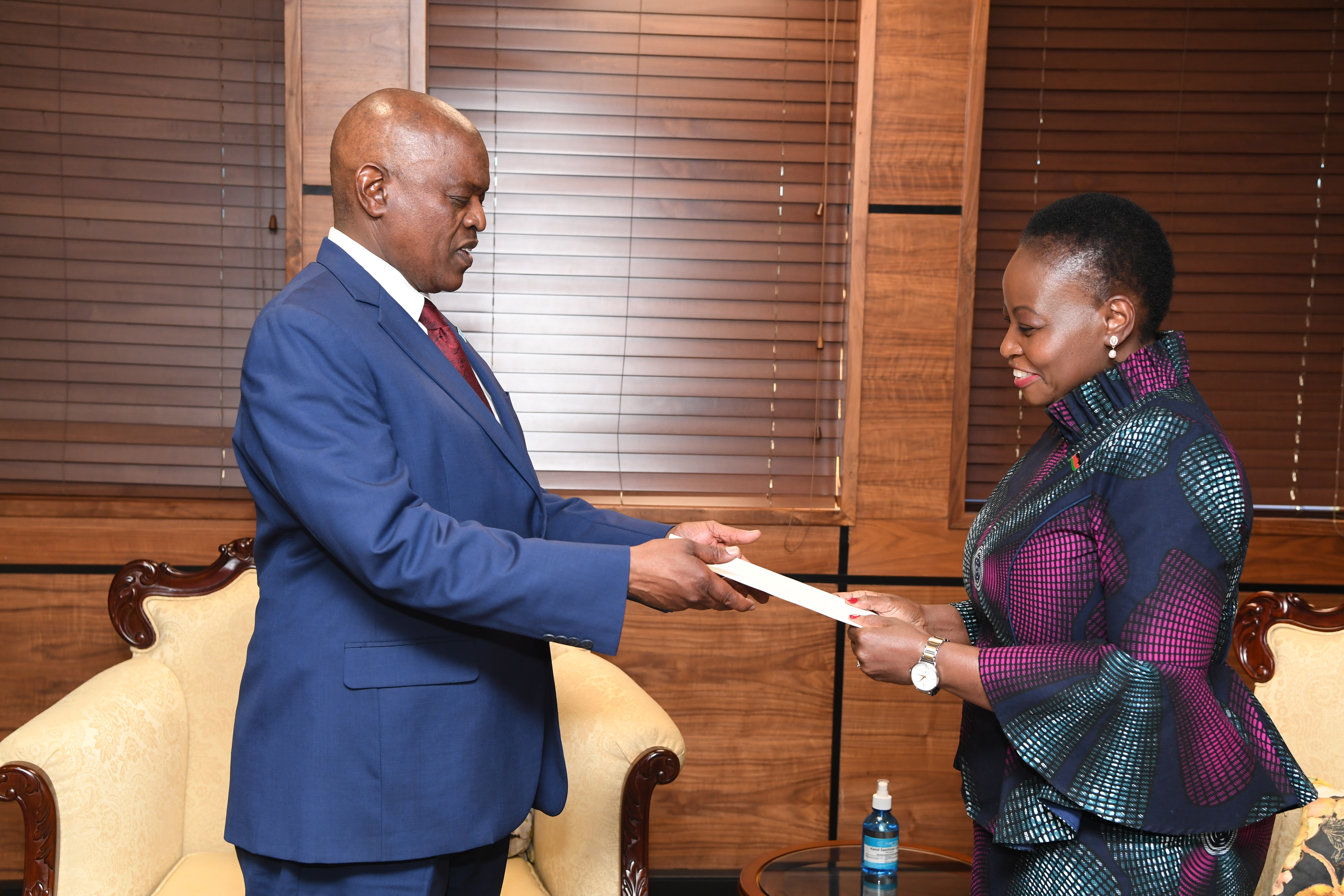 Her Excellency Mrs. Stella Ndau, Malawi High Commissioner to Botswana with residence in South Africa, on Tuesday, 20th June, 2023, presented her Letters of Credence to His Excellency Dr. Mokgweetsi E.K Masisi, President of the Republic of Botswana